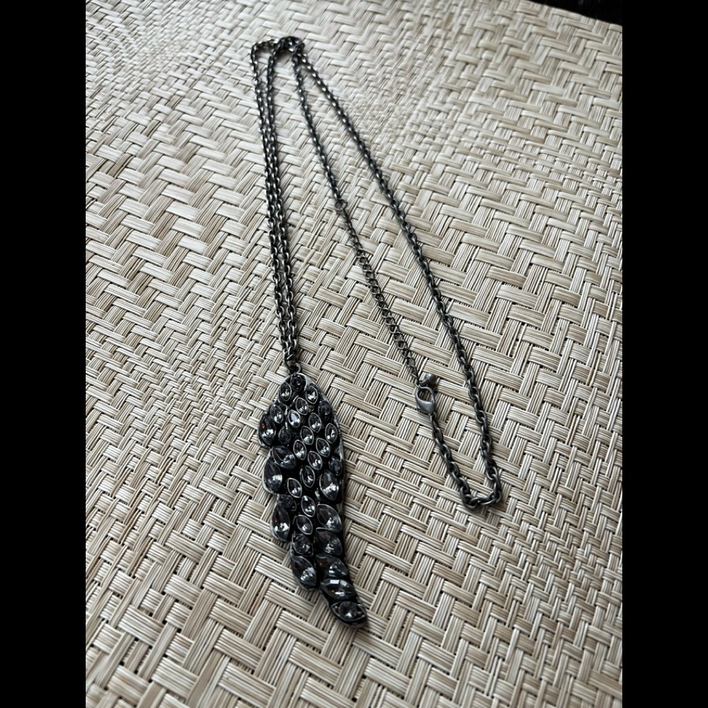 GUC Black/dark gray Angel wing rhinestones long necklace